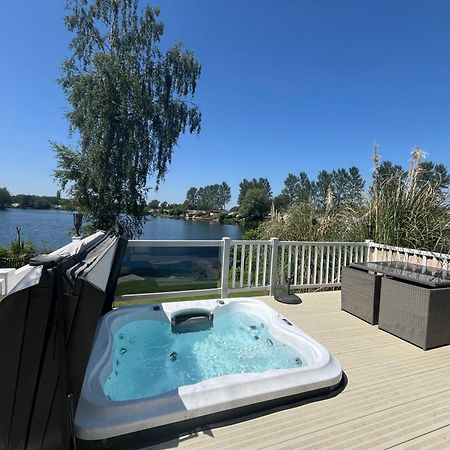 Tattershall Lakes Sunset View Caravan Lakeside, Hot Tub, Garden, Private Fishing Peg & Wifi Exteriör bild