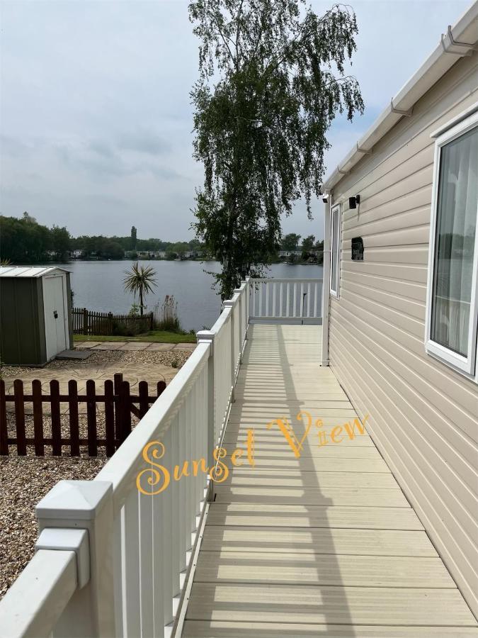 Tattershall Lakes Sunset View Caravan Lakeside, Hot Tub, Garden, Private Fishing Peg & Wifi Exteriör bild