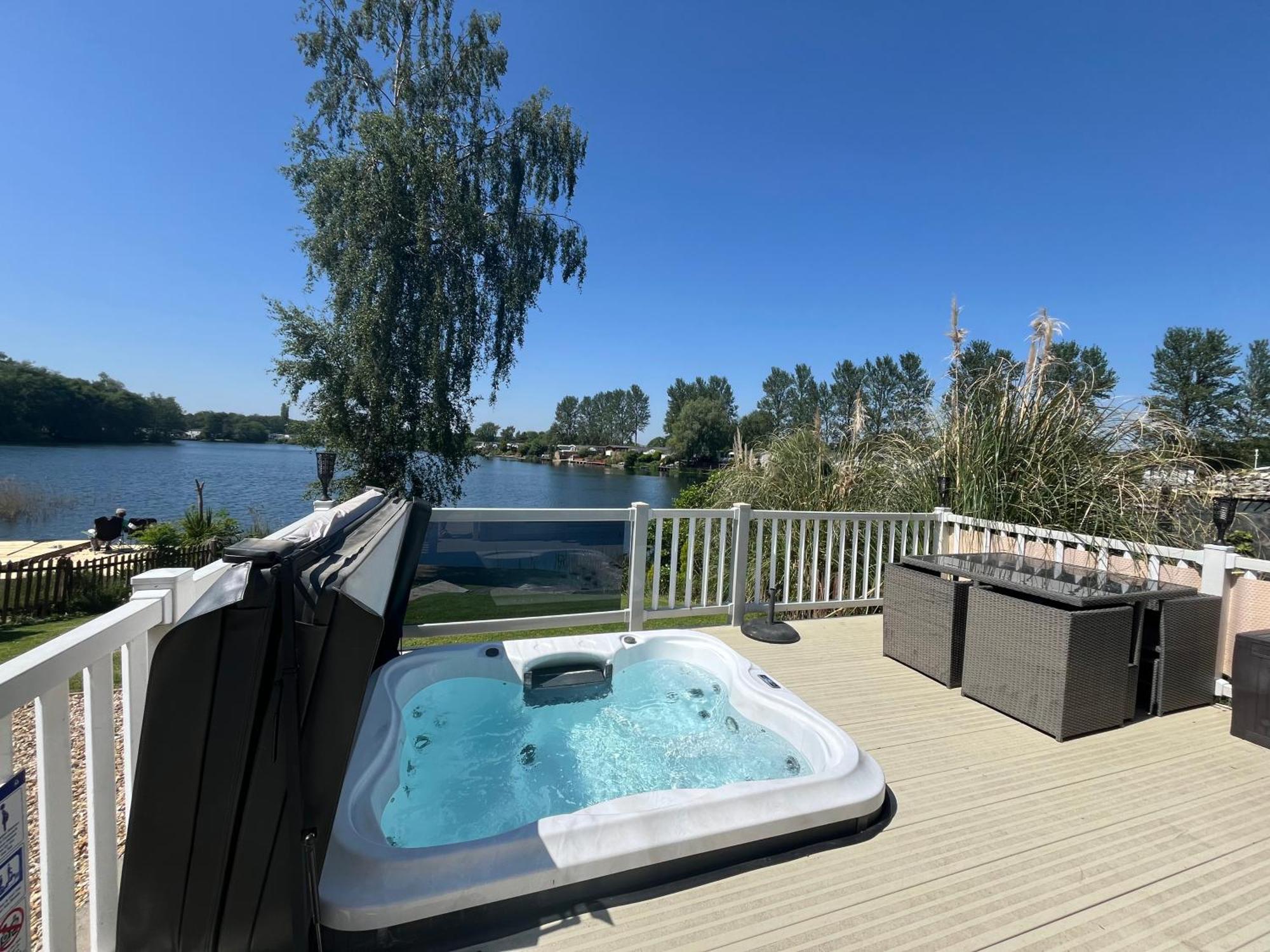 Tattershall Lakes Sunset View Caravan Lakeside, Hot Tub, Garden, Private Fishing Peg & Wifi Exteriör bild