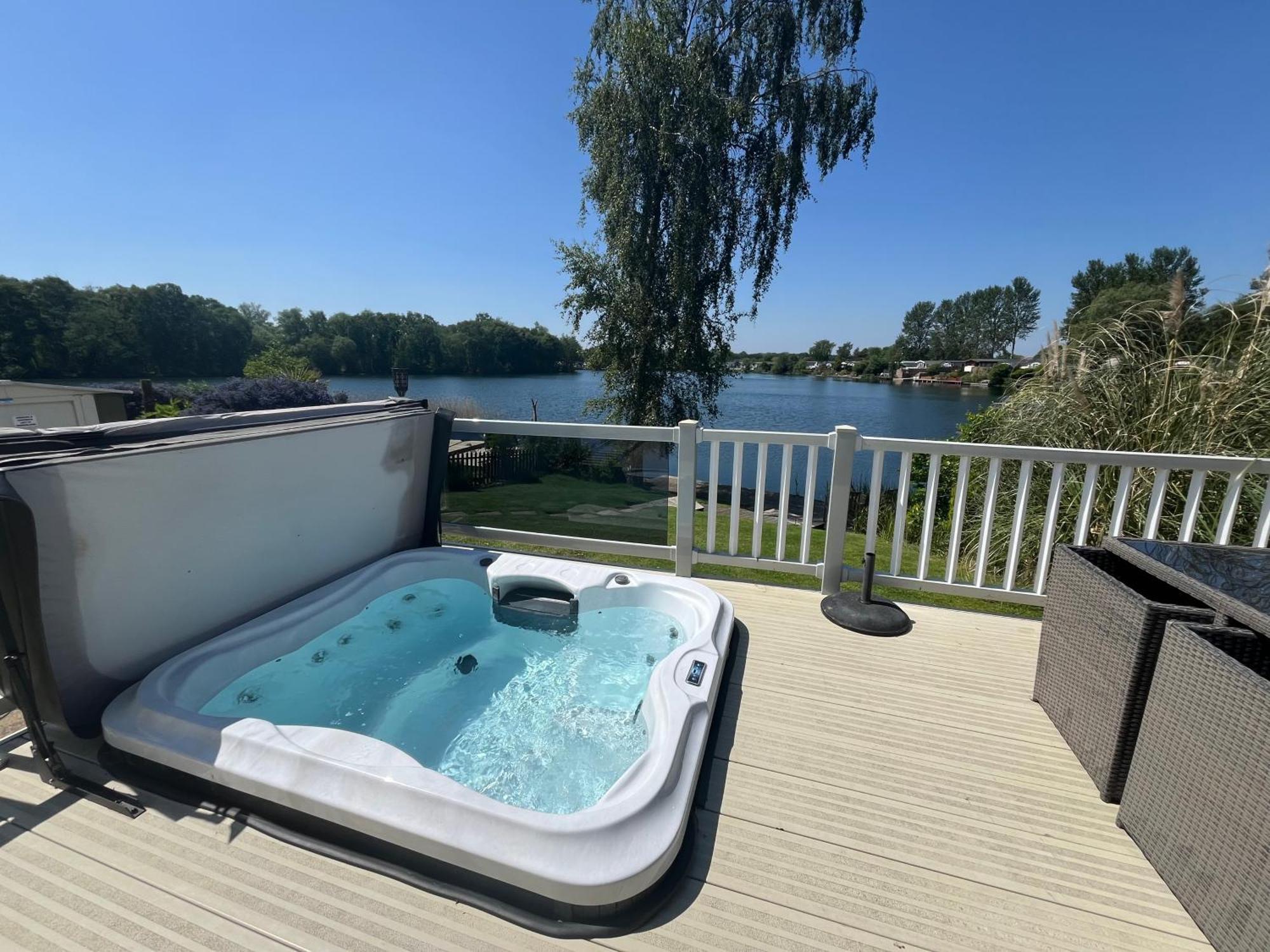 Tattershall Lakes Sunset View Caravan Lakeside, Hot Tub, Garden, Private Fishing Peg & Wifi Exteriör bild