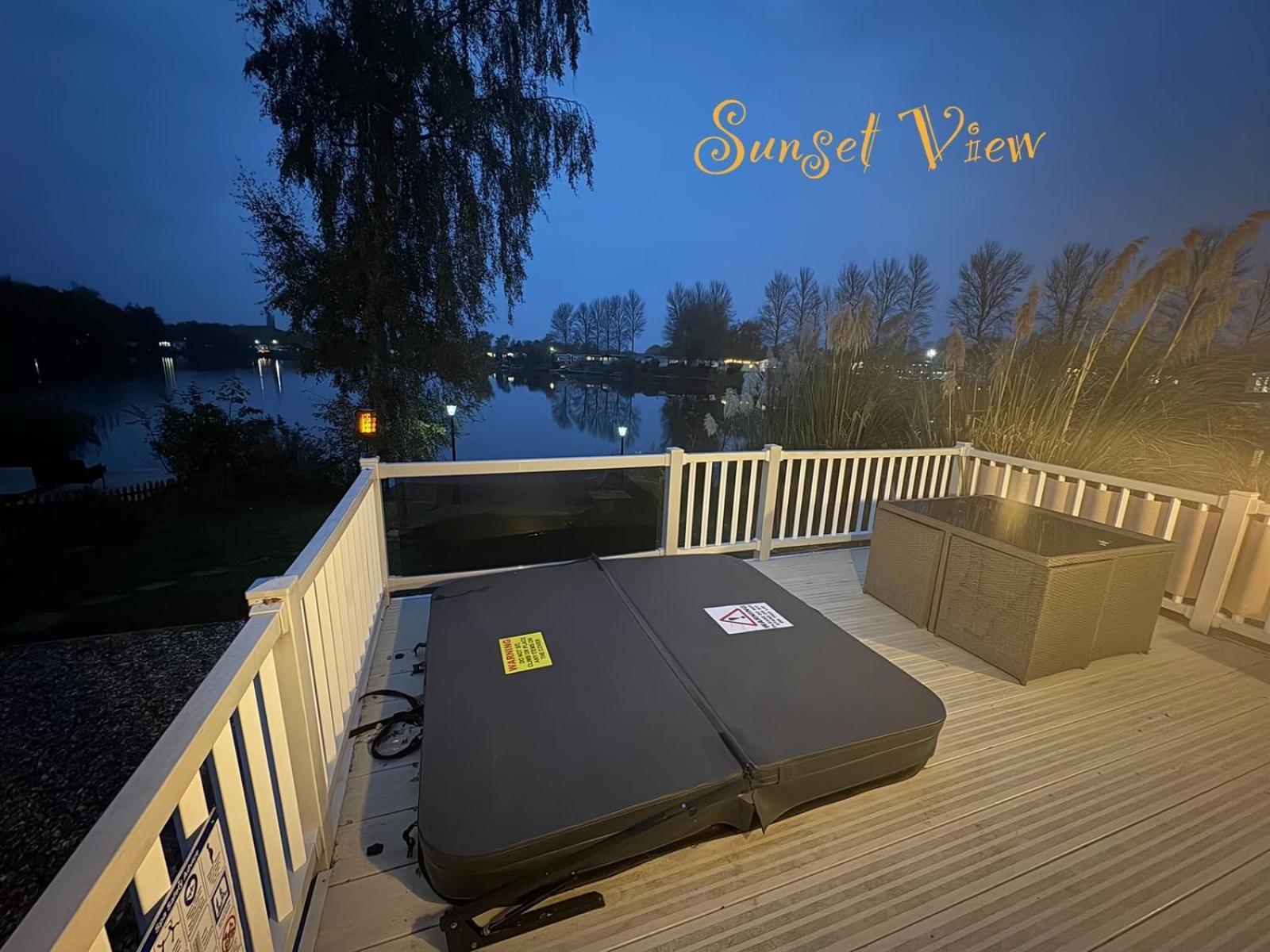 Tattershall Lakes Sunset View Caravan Lakeside, Hot Tub, Garden, Private Fishing Peg & Wifi Exteriör bild