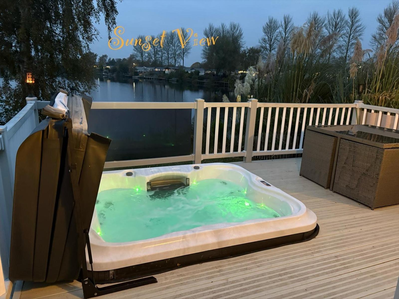 Tattershall Lakes Sunset View Caravan Lakeside, Hot Tub, Garden, Private Fishing Peg & Wifi Exteriör bild